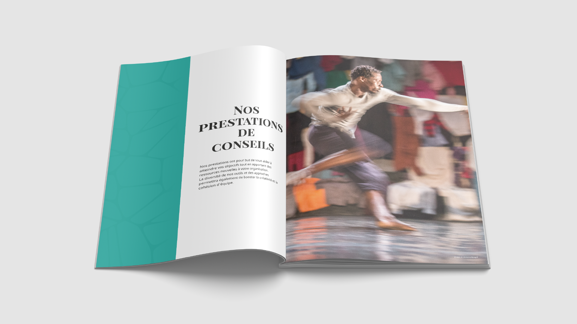 page brochure ouverte