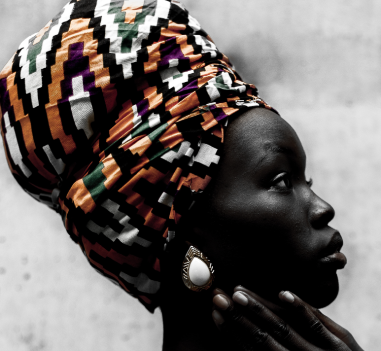 femme africaine avec foulard