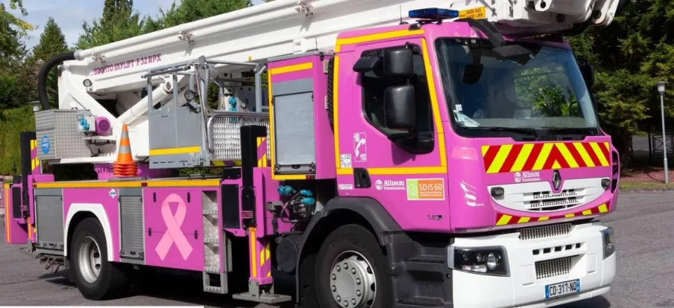 Un camion de pompier tout de rose pour Octobre rose - 11 campagnes de sensibilisation engagées en France