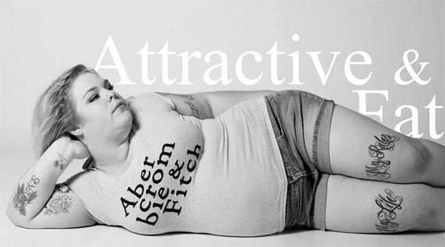 Photo d'une femme allongé avec dans son dos l'inscription "Attractive & Fat"